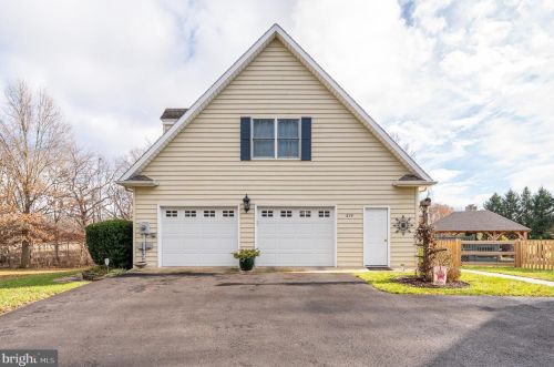 874 Pheasant Hill Rd, Summit Point WV  25446-3634 exterior