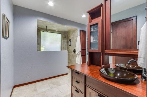 2517 Belmeade Dr, Carrollton TX 75006-2008 exterior