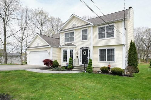 90 Craigie Ave, Waterbury, CT 06705-2902