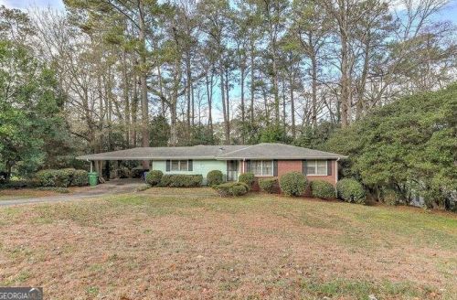 4132 Haverhill Dr, Atlanta GA  30342-3818 exterior