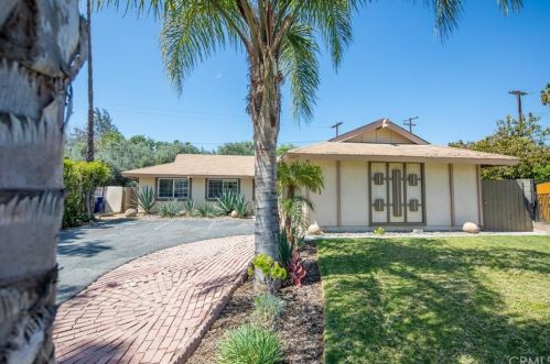11251 Kern Pl, Riverside, CA 92505-2509