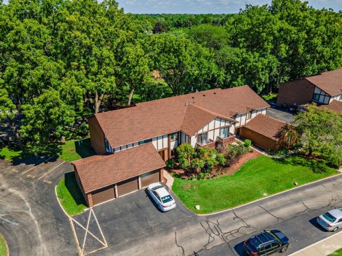 454 Brandy Dr, Bull Valley, IL 60014-7484
