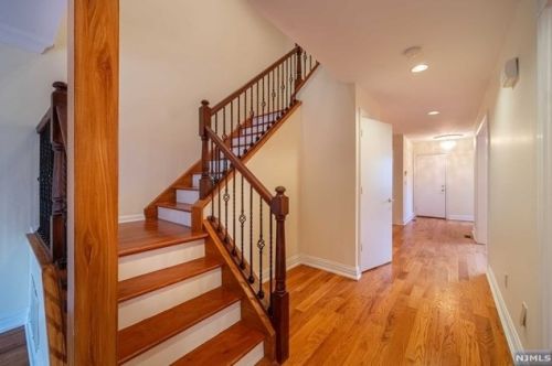 65 Fisher Rd, Mahwah, NJ 07430-1565