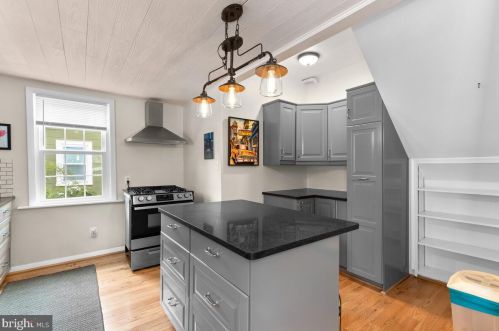 725 Silver Spring Ave, Silver Spring MD 20910-4616 exterior