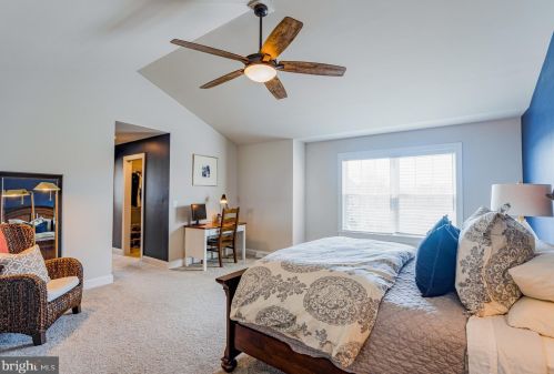 455 Greenhedge Dr, Lancaster PA  17603-7907 exterior