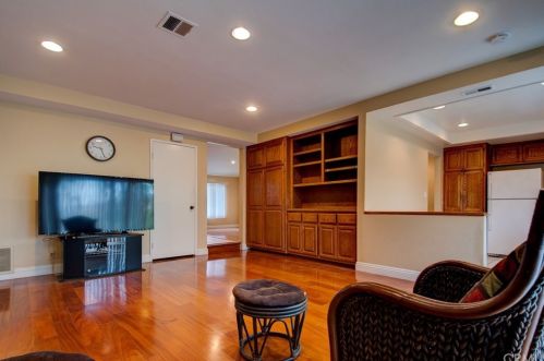 14901 Dahlquist Rd, Irvine CA  92604-2901 exterior