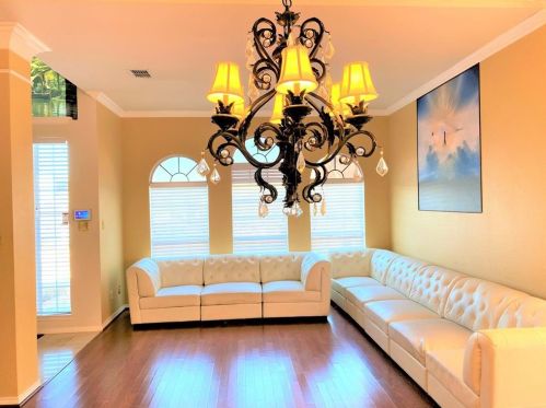 1806 Canoe Way, Carrollton TX  75010-2089 exterior