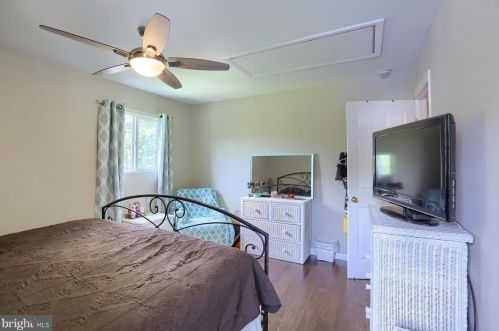 1501 Robert Rd, Lancaster PA  17601-5632 exterior