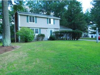 48 Nottingham Dr, Nashua, NH 03062-3138