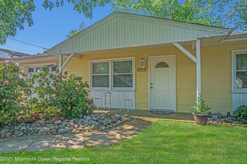 103 Locust Dr, Lacey Township, NJ 08734-2328