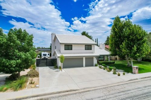43038 Sachs Dr, Lancaster, CA 93536-4815