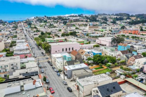 260 Girard St, San Francisco CA 94134-2110 exterior