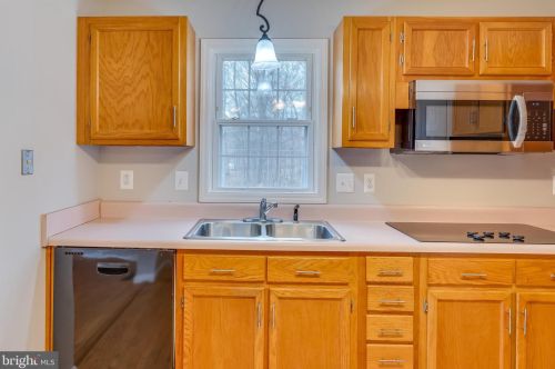 165 Gingerbread Ln, Harpers Ferry WV 25425-5591 exterior