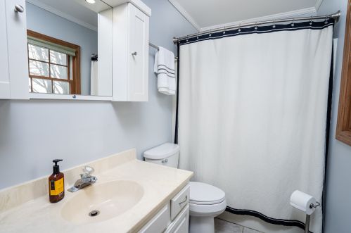 850 Vaughn Ct, Sycamore IL  60178-2000 exterior