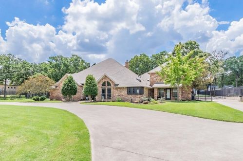 7420 Bursey Rd, Fort Worth, TX 76182-9116