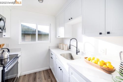 1033 Mohr Ln, Concord CA  94518-4319 exterior