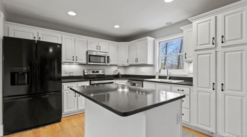57 Rosemont Dr, Deep River CT  06417-1680 exterior
