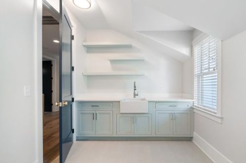 2731 Arden Rd, Atlanta GA  30305-1913 exterior