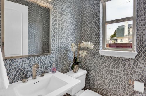 1100 Clarkson St, Denver CO  80210-1605 exterior