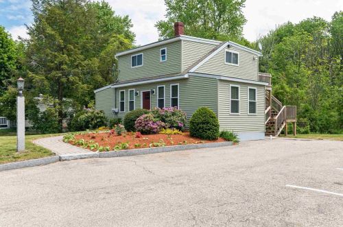 13 Main St, Plaistow, NH 03865-3002