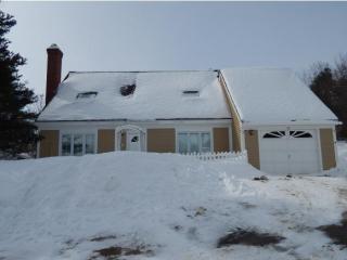 62 Garden Cir, Laconia, NH 03246-2052