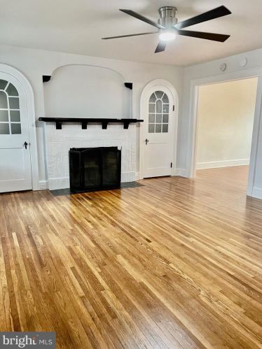 547 Burrowes Ave, Lancaster, PA 17602-2120