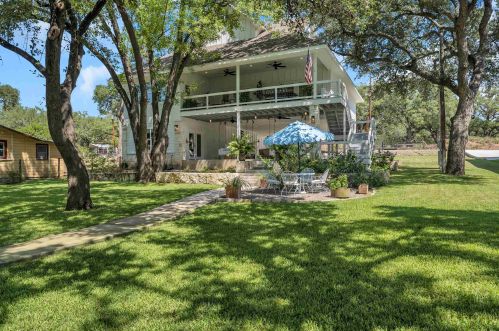 309 Watkins Pt, Lakeside Heights, TX 78639-4006