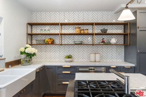 1520 Columbia Dr, Glendale CA  91205-3508 exterior