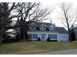 2317 Timberlea Dr, Saint Paul, MN 55125-3004