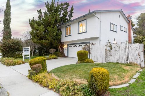 813 Colleen Dr, San Jose, CA 95123-4509