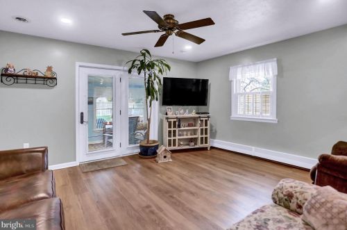 774 Broadway, Hanover PA 17331-2503 exterior