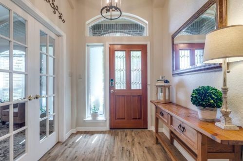 417 Winged Foot Ln, Garland, TX 75044-4946