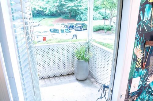 505 Bainbridge Dr, Atlanta GA  30327-4273 exterior