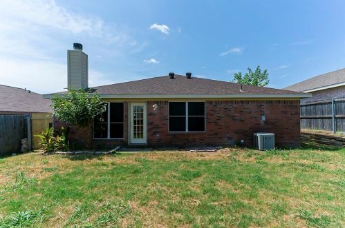 9964 Long Rifle Dr, Fort Worth TX  76108-4170 exterior