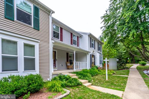 6597 Forest Dew Ct, Springfield, VA 22152-2185