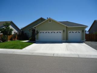 1469 Cardiff Dr, Gardnerville, NV 89410-4835
