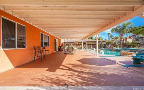 11440 Arizona Ave, Riverside CA  92503-8811 exterior