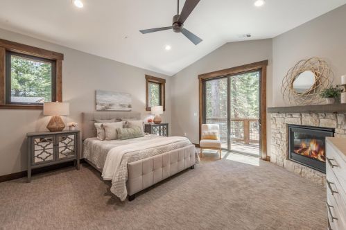 13671 Pathway Ave, Truckee CA  96161-6225 exterior