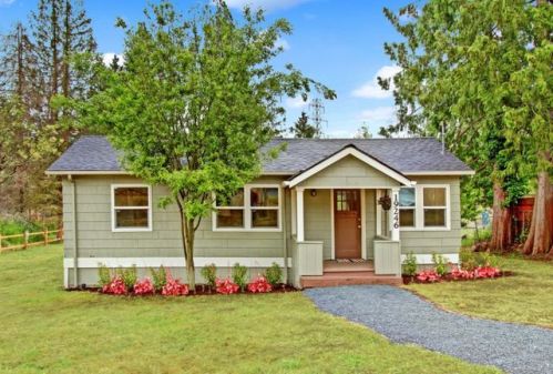 19246 16th Ave, Seattle WA  98155-2311 exterior