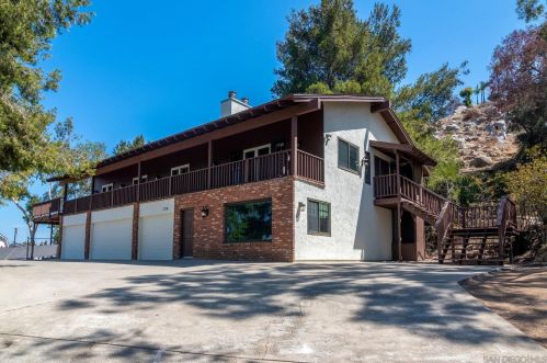 1716 Balanced Rock Ln, El Cajon, CA 92019-2031