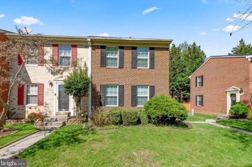 8747 Hayshed Ln, Columbia, MD 21045-2864