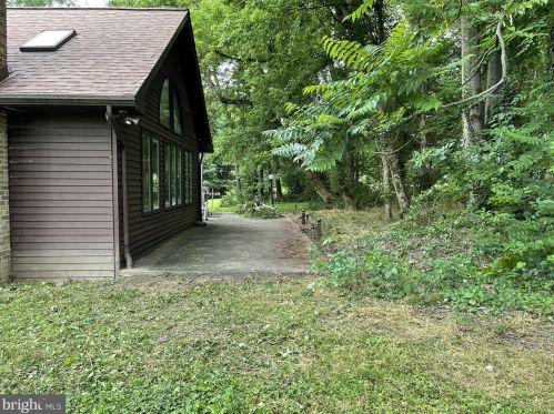 112 Bentley Ln, Lancaster PA  17603-6223 exterior