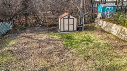 76 Passaic Ave, Paterson NJ  07506-1406 exterior