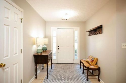 4062 River Elan Dr, Gainesville, GA 30507-8122