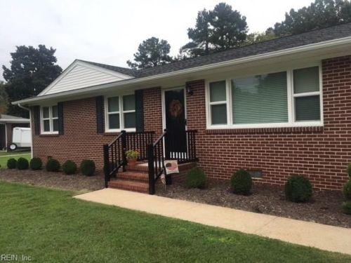 303 Richardson Ave, Wakefield, VA 23888-2934
