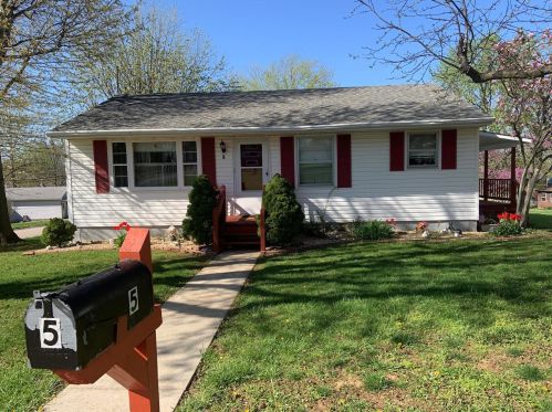 5 South St, Gerald, MO 63037-2236