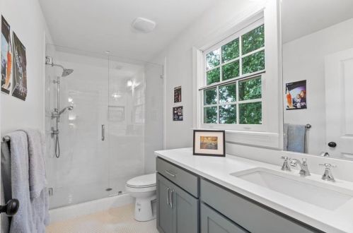 4800 Huntley Dr, Atlanta GA  30342-2732 exterior