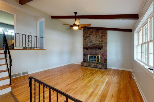 894 Harvard Ave, Addison, IL 60101-4824
