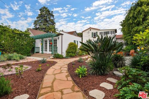1109 Cedar St, Glendale CA  91207-1728 exterior