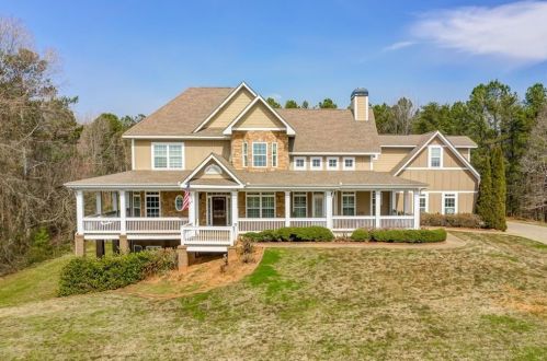 135 Flintlock Dr, White Stone, GA 30175-4402